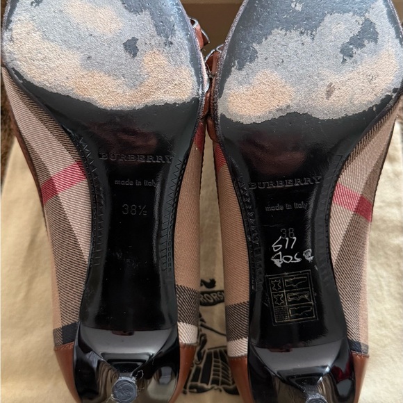 Burberry Brown Leather and Nova Check Canvas Pointed Toe Pumps - Picture 4 of 4